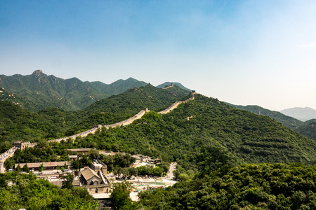 Panoramic view over the Chinese wall near Beijingのeditorial素材