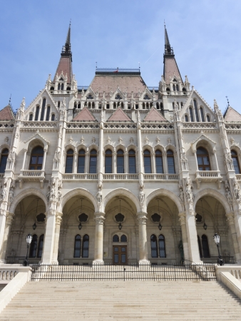 evening shot of parliament building in the budapest, hungaryの写真素材