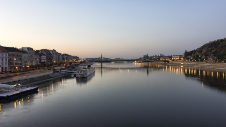 morning shot of liberty bridge in budapest, hungaryの写真素材
