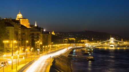 Spring shot of the Royal Palace and Danube, Budapest in the eveningのeditorial素材