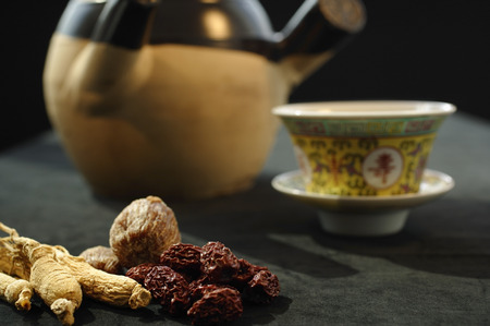 Eastern medicinal herbs, tea, potの写真素材