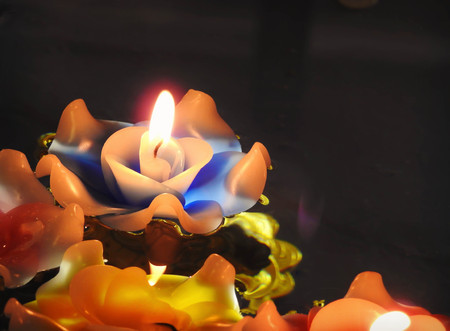 Candlelight flower float on surface waterの写真素材