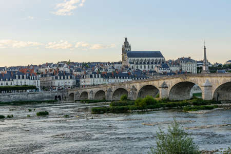Blois city, view from the bank of the stream. Franceのeditorial素材