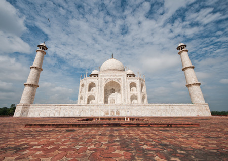 Close view of Taj Mahal, Agra, India. Taken with wide angle lens.gの写真素材