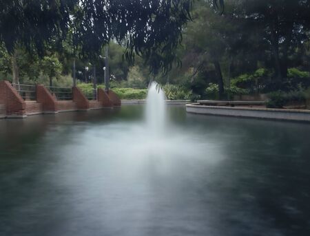To realize this effect of silky water, I have coupled several images, with different approachesの写真素材