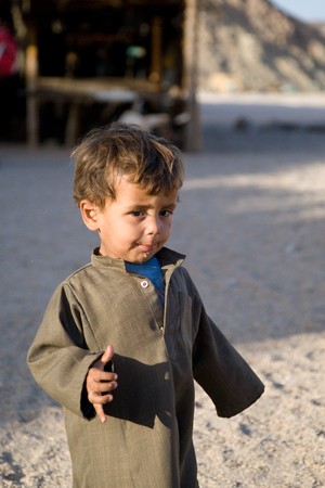 BEDOUIN VILLAGE NEAR HURGHADA, EGYPT - JUNE 2: We take a closer look at people living in a bedouin village near Hurghada, Egypt, in the Sahara Desert, on June 2, 2008.のeditorial素材