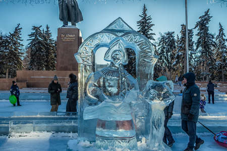 An ice sculpture stands on a square in the city center.のeditorial素材