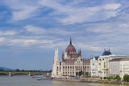 Hungarian Parliament seen from the Chain Bridgeの写真素材