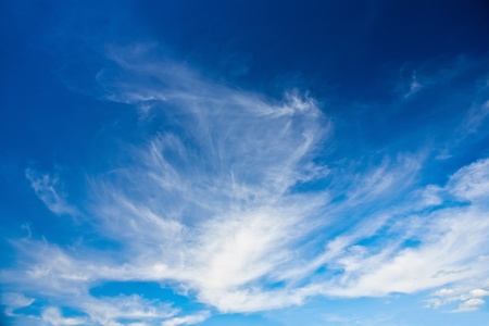 cirrus cloudsの写真素材