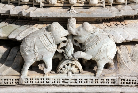 elephants on ranakpur temple in rajasthan indiaの写真素材