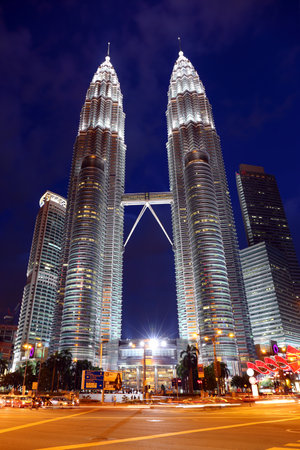 KUALA LUMPUR, MALAYSIA - JANUARY 31, 2016: Night view of the Petronas Twin Towers at Kuala Lumpur City Center. The most popular tourist destination in Malaysian capitalのeditorial素材