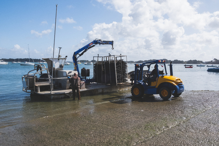 Oyster farm and oyster boatのeditorial素材