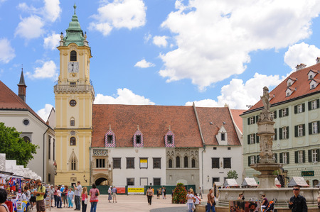 BRATISLAVA, SLOVAKIA - JULY 7, 2009: Old Town Hall complex and Roland fountain at the main squareのeditorial素材