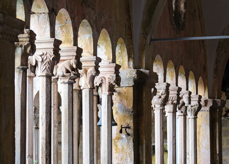 DUBROVNIK, CROATIA - SEPTEMBER 1, 2009: Double column colonnades with individualized capitals along the cloister of the Franciscan monasteryのeditorial素材