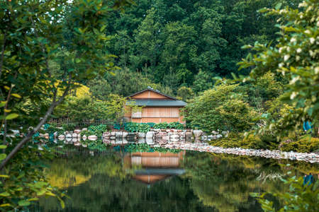 Still reflection of the teahouse in the japanese gardenのeditorial素材
