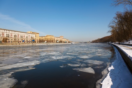 Spring debacle at the Moscow Riverの写真素材