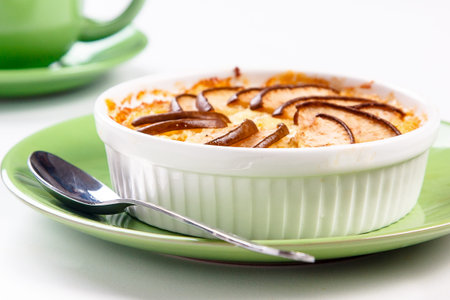 Cottage cheese pie with pears