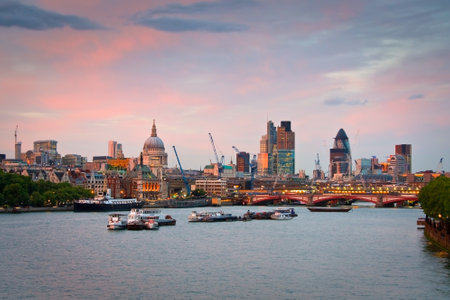 View of the Liverpool street area over river Thames, UK のeditorial素材