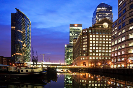 Evening in North Dock in Canary Wharf, London のeditorial素材