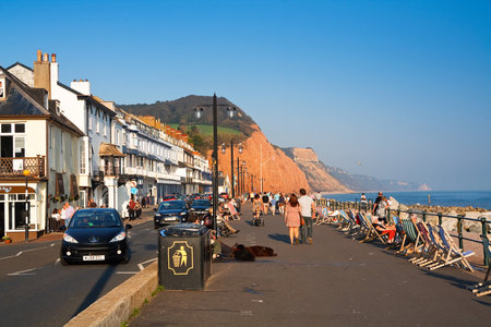 Seafront in Sidmouth on a summer day, Devon, UK.のeditorial素材