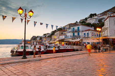 People on the quay in port of Hydraのeditorial素材