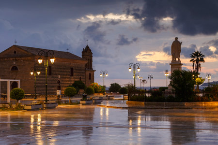 Sunrise at St Nikolaos Molou church in Solomos square in Zakynthos town, Greece.のeditorial素材
