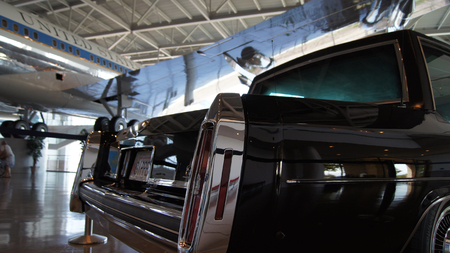SIMI VALLEY, CALIFORNIA, UNITED STATES - OCT 9, 2014: Presidential motorcade on display at the Ronald Reagan Library and Museumのeditorial素材