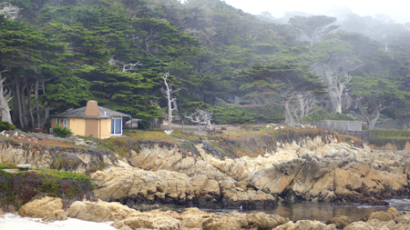CARMEL, CALIFORNIA, UNITED STATES - OCT 6, 2014: beautiful houses at the Pebble Beach Golf Course, which is part of the famous 17 miles drive area.のeditorial素材