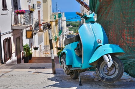 Alleyway. Mattinata. Puglia. Italy.の写真素材