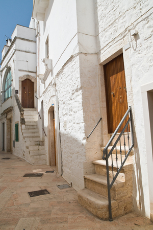 Alleyway. Locorotondo. Puglia. Italy.のeditorial素材