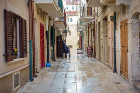 Alleyway, Mola di Bari.  Puglia. Italy.のeditorial素材