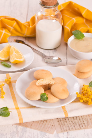 Cookies with lemon cream filling.の写真素材