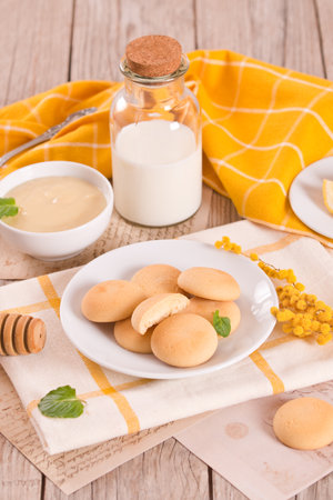 Cookies with lemon cream filling.の写真素材