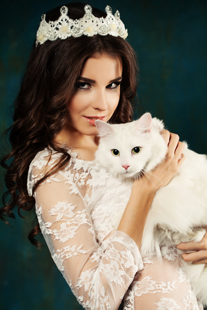 woman with white catの写真素材