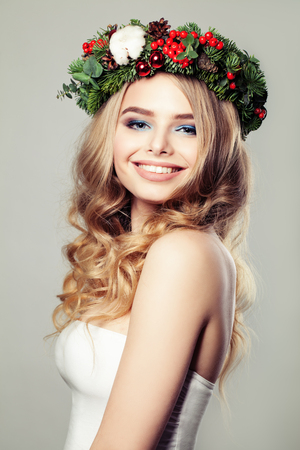 Christmas Woman Smiling. Beauty Portraitの写真素材