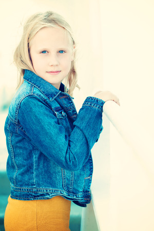 Smiling teenager girl, portratの写真素材