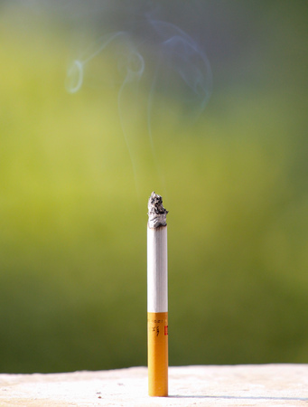 Burning cigaretteのeditorial素材