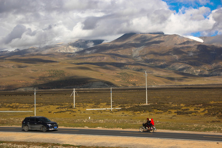 Cars on the Qinghai Xizang lineのeditorial素材