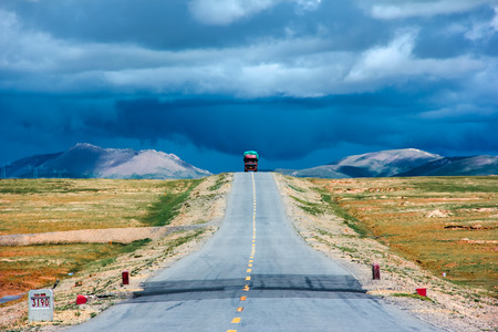 yunnan asphalt roadのeditorial素材