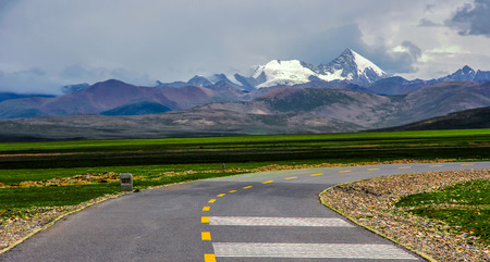 Asphalt road at Yunnanの写真素材