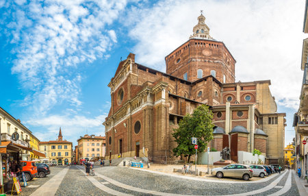 PAVIA,ITALY - SEPTEMBER 1,2015 - Cathedral of Saint Stephen in Pavia. The construction was begun in the 15th century .のeditorial素材