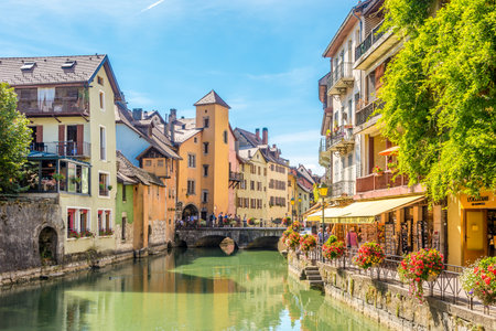ANNECY, FRANCE - SEPTEMBER 2.2016 - River Thiou and streets in Annecy. Annecy is the largest to the city of Haute Savoie department in the Auvergne Rhone Alpes region in southeastern France.のeditorial素材