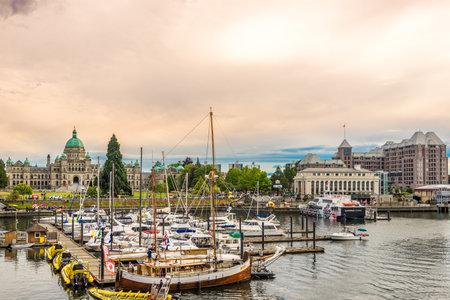 VICTORIA,CANADA - JULY 5,2018 - Evening in the Harbour of Victoria city. Victoria is the capital of the Canadian province of British Columbia, is on the southern tip of Vancouver Island.のeditorial素材