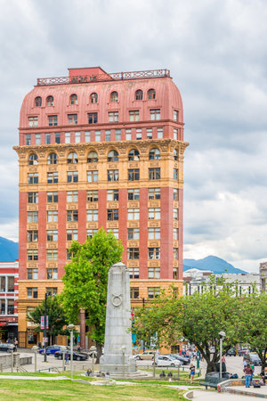 VANCOUVER,CANADA - JULY 6,2018 - View at the Victory square with Cenotaph in Vancouver. Vancouver is a coastal seaport city in western Canada, located in British Columbia.のeditorial素材