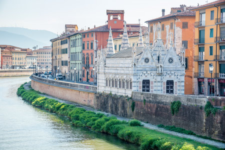 PISA,ITALY - SEPTEMBER 12,2023 - Santa Maria della Spina Church in the streets of Pisa. Pisa is a city and comune in Tuscany, central Italyのeditorial素材