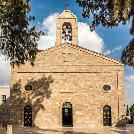 View at the Church of Saint George in the streets of Madaba in Jordanの写真素材