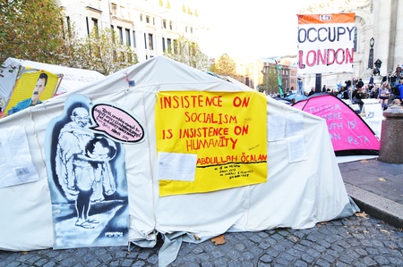 London, UK - 19 Nov, 2011: Occupy London protesters in front of Saint Paul Cathedralのeditorial素材