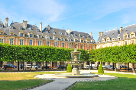 Place des Vosges (Place Royale), major landmark in Paris, located in Marais district.のeditorial素材
