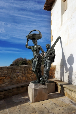 fishermen statue in Getxo, Basque Countryの写真素材