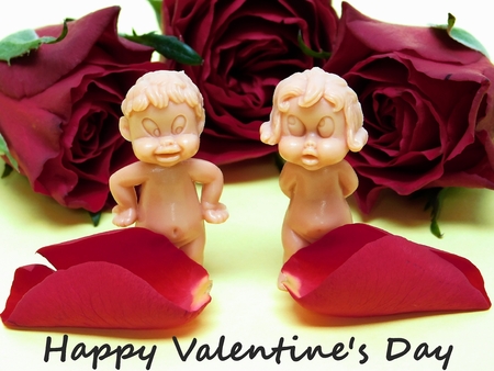 Couple of dolls in loveの写真素材